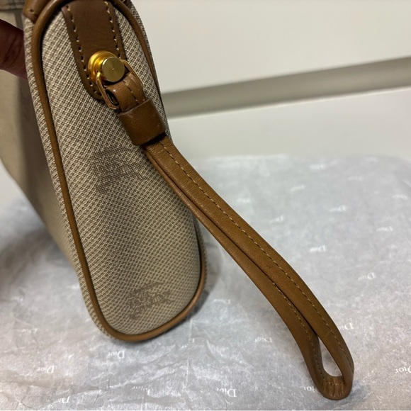 Burberrys Vintage Clutch Bag - Picture 6 of 11